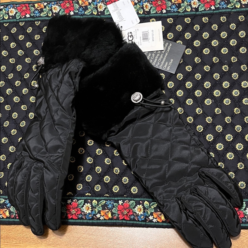 NWT UGG Black Quilted All-Weather Gloves
